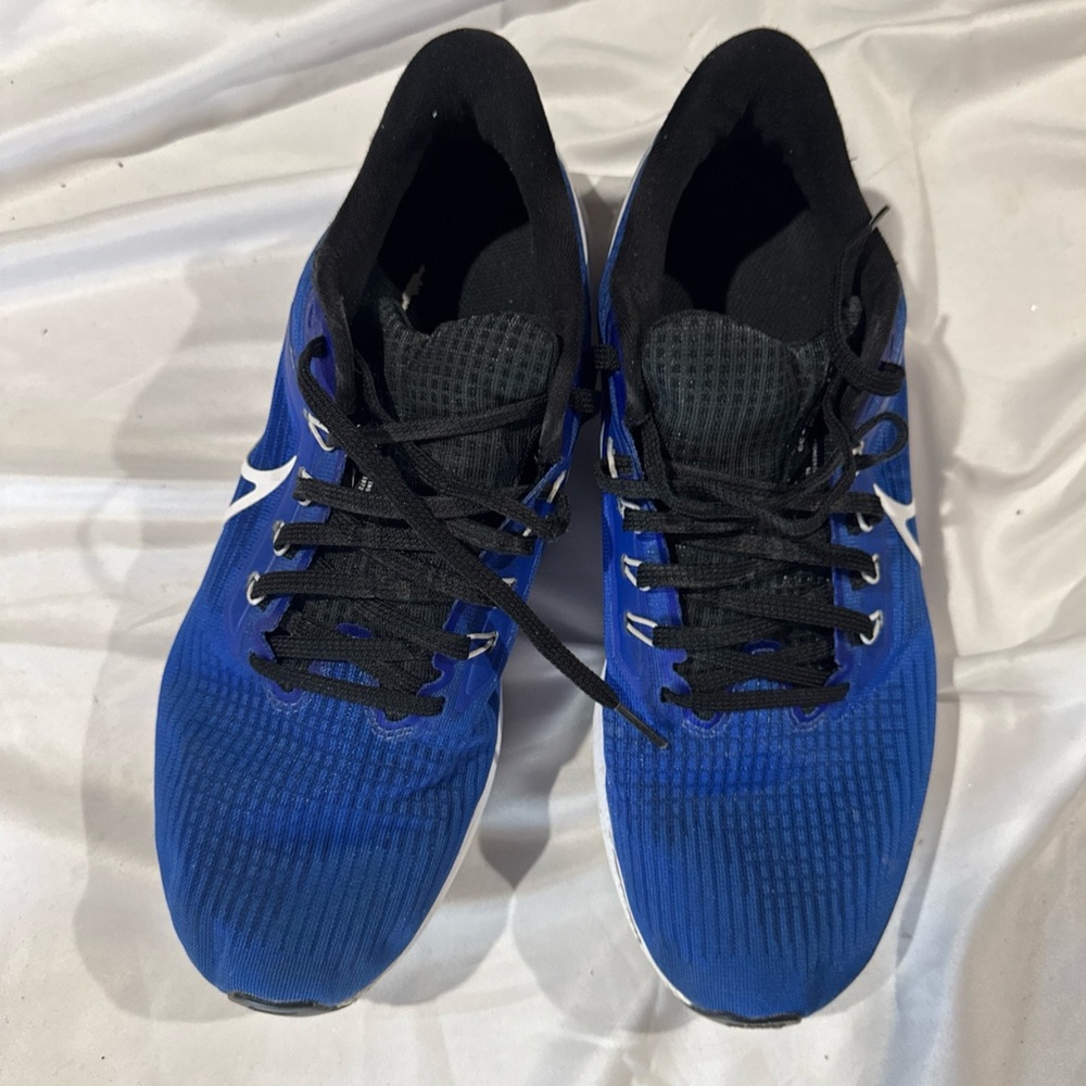 Nike Black and Gray Athletic Shoes